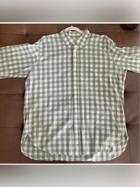 Men's Light Green and White Check Casual Button-Down Long Sleeve Shirt